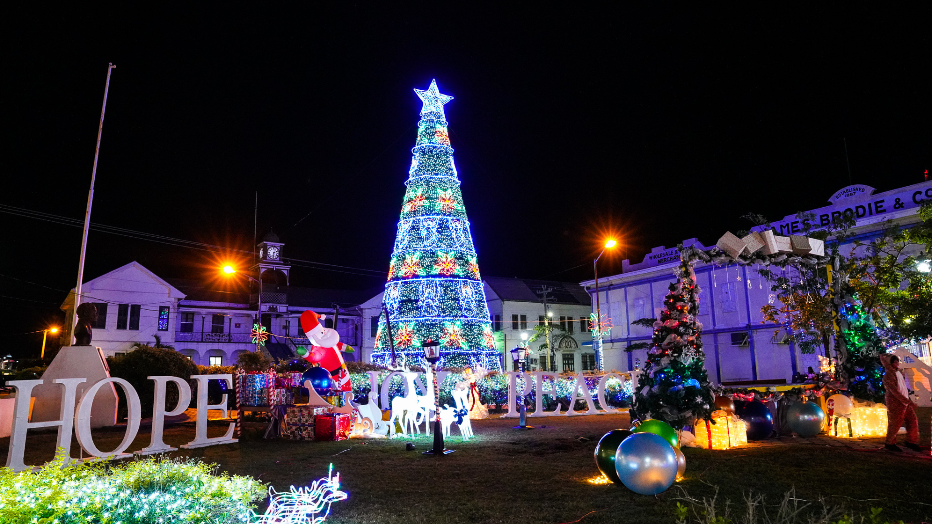 4 façons de passer le réveillon de Noël comme un local