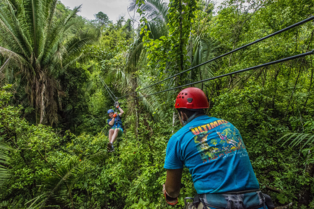 Lustige Abenteuer, um Belize auf einer Kreuzfahrt zu erkunden - Zipline