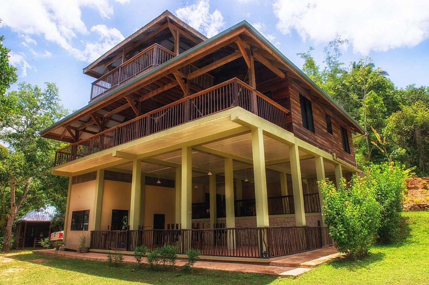 Martz Farm Treehouses & Cabanas