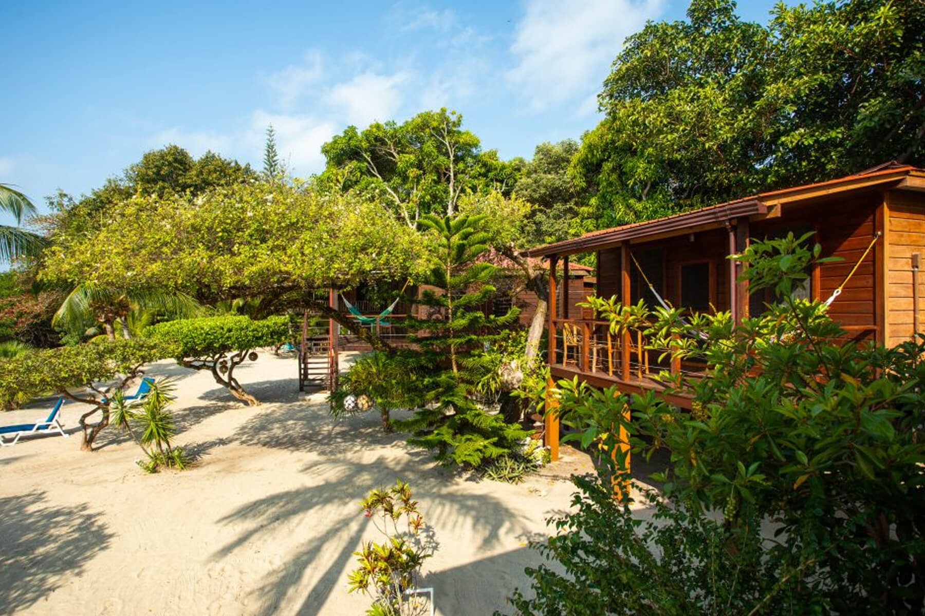 Harry&#039;s Cozy Cabanas