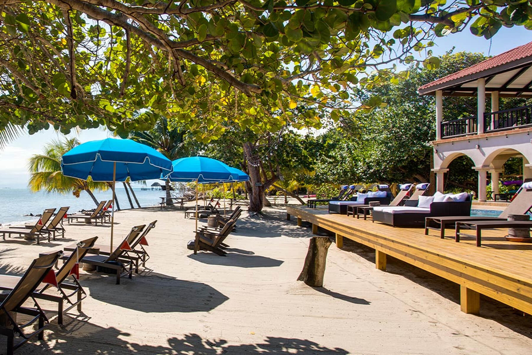Mariposa Beach Suites