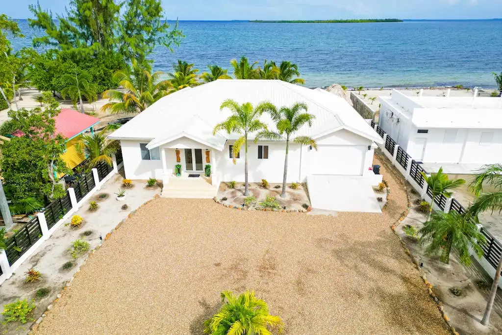 Tres Palmas Beach House
