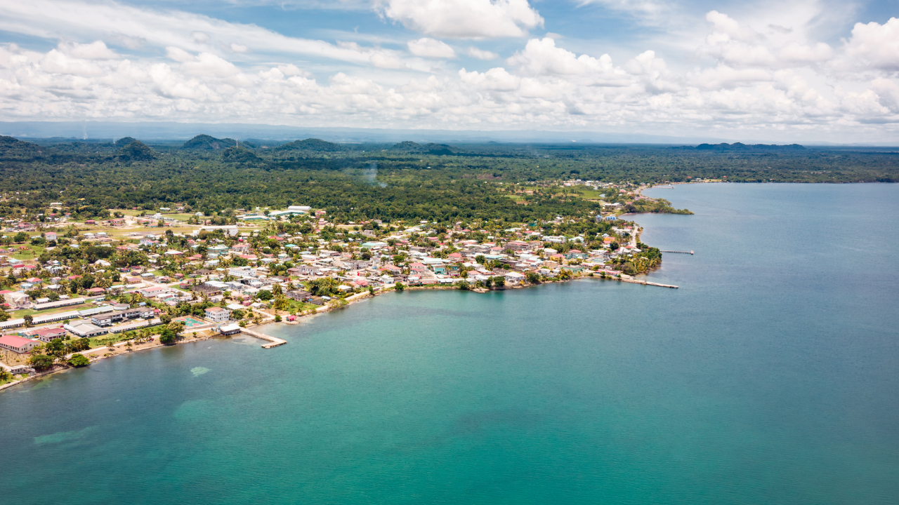 Vista aérea de la localidad de Punta Gorda, distrito de Toledo, Belice